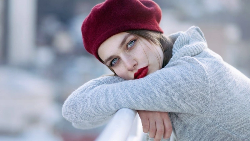 Модный сезон 2025–2026: женские шапки