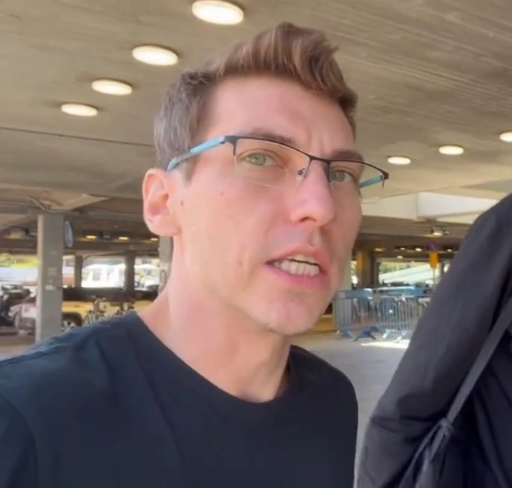 Эзра Мор — израильский блогер