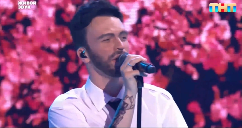 Образ Адама Левина в передаче «Ярче звезд»