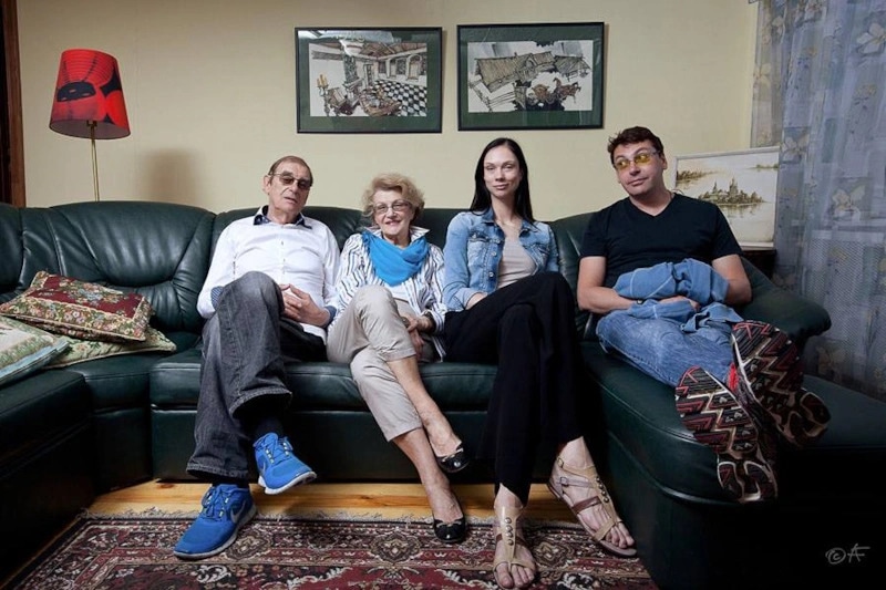 Михаил Мукасей с родителями Михаил Мукасей с родителями