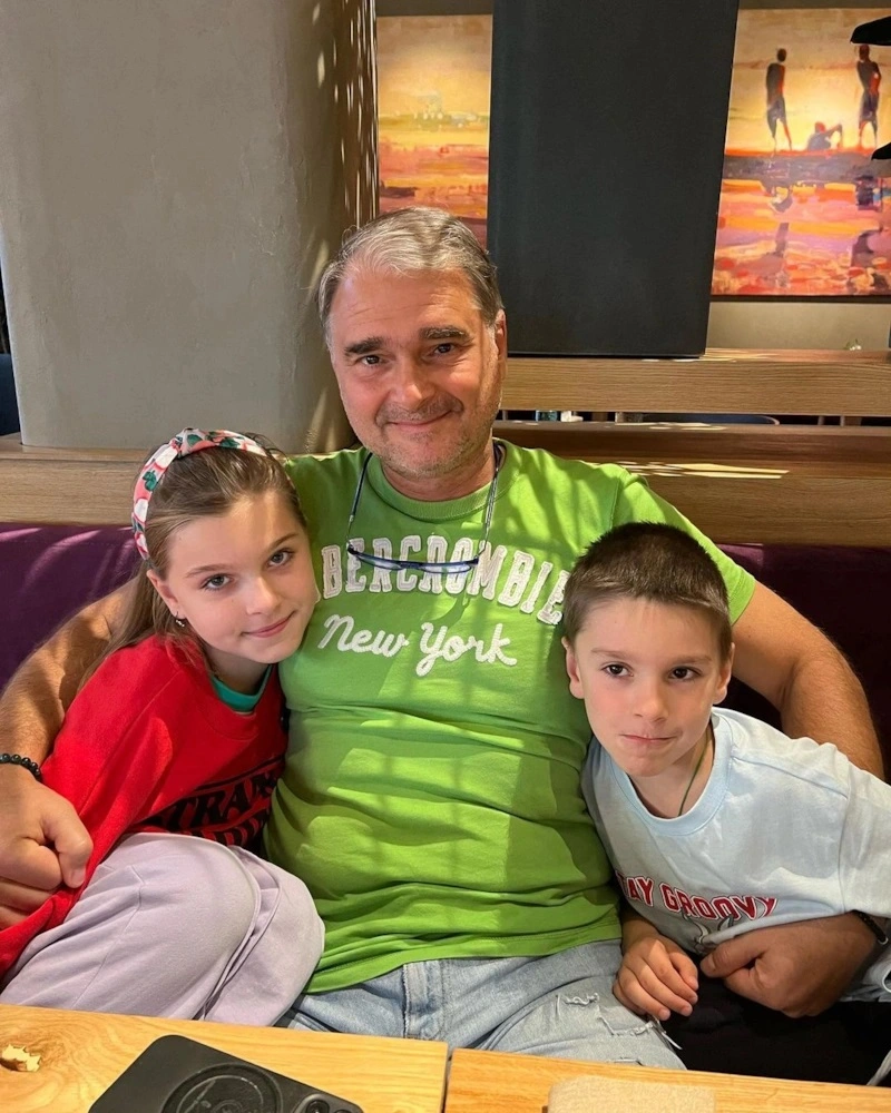 Александр Жигалкин с детьми