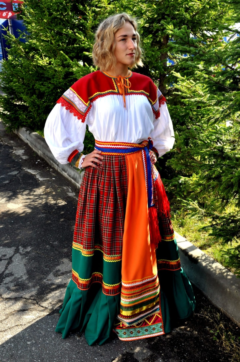 Дарья Воевода — певица и актриса из Новосибирска