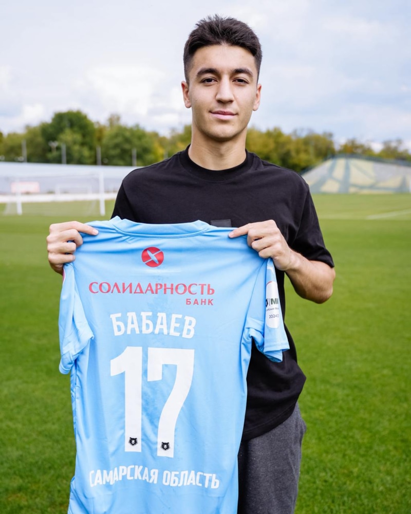 Ульви Бабаев в составе ФК «Крылья Советов» Ульви Бабаев в составе ФК «Крылья Советов»