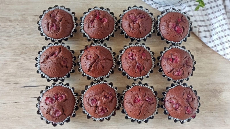 Клюквенные маффины: шоколадное вдохновение