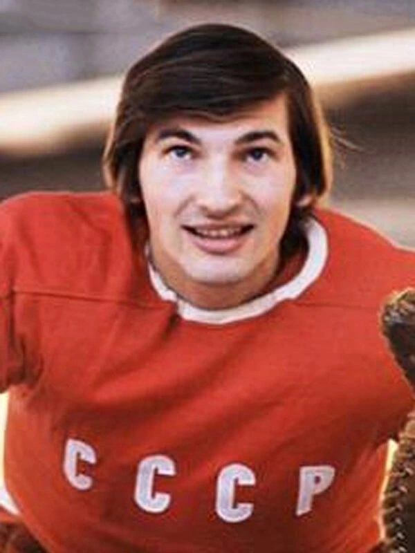 Владислав Третьяк в молодости Владислав Третьяк в молодости