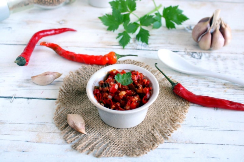 Острый перец с чесноком: пряная заготовка