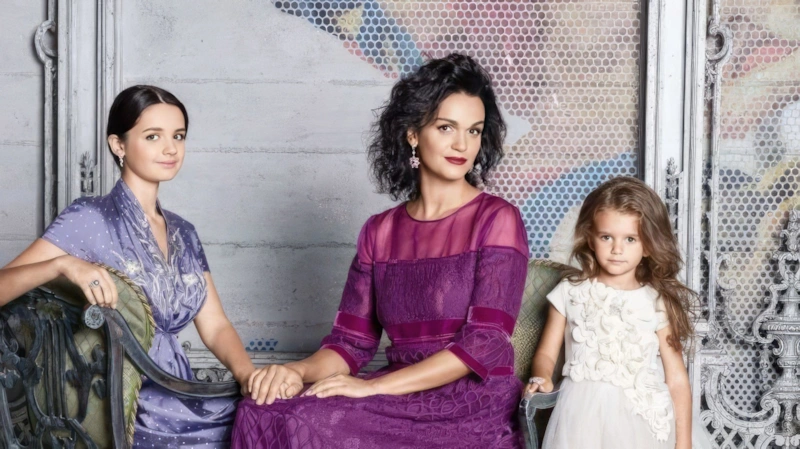 Слава с дочерями Слава с дочерями