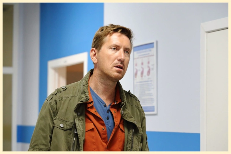 Кадр из сериала «Как приручить лису» Кадр из сериала «Как приручить лису»