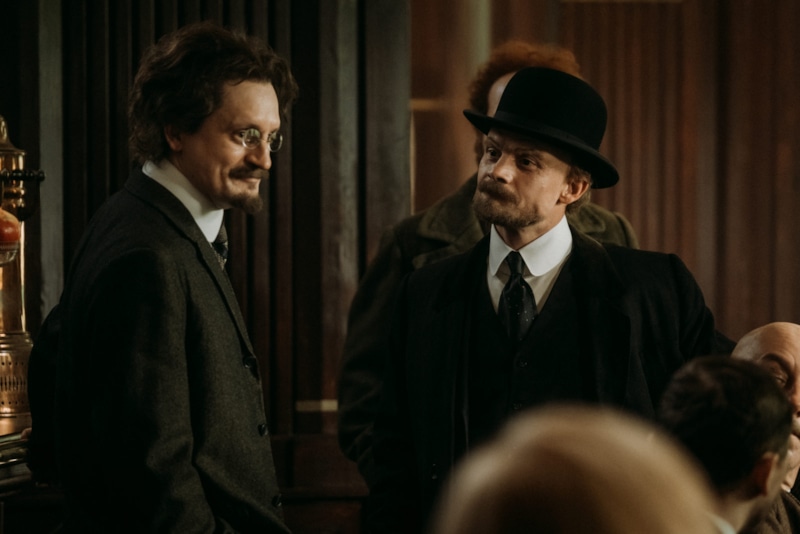 Кадр из сериала «Хроники русской революции»