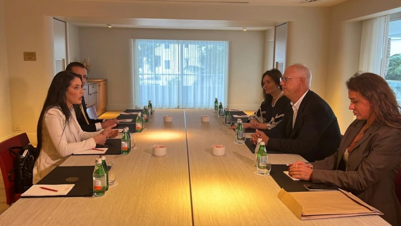 Анна Паулина Луна и Кирилл Дмитриев