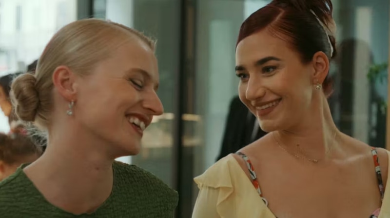 Клара Дессау и Мария Кордсен в сериале «Ценный кадр»