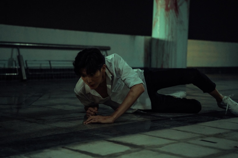 Тьютор Корапат Ламной в сериале «Зомвивор»