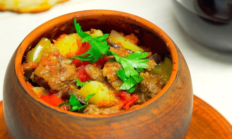 Балканское рагу: удовольствие в горшочке