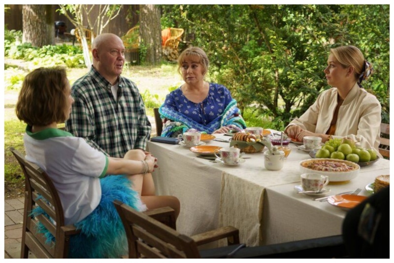 Актеры сериала «Праздники»