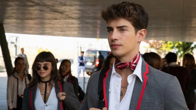 Ману Риос в сериале «Элита»