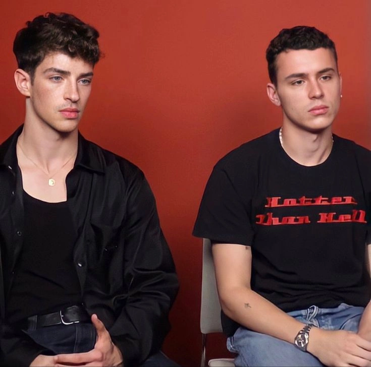 Ману Риос и Арон Пайпер