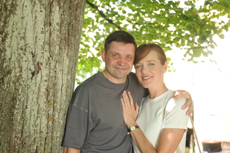 Кадр со съемок сериала «Недостойные наследницы» 