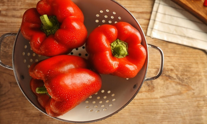 Лечо по-цыгански: цельные перцы в томатном соусе