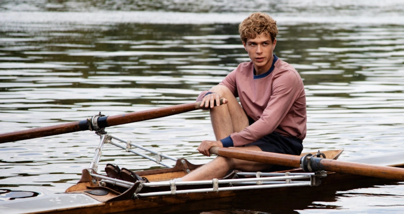 Глеб Калюжный в роли Юрия Тюкалова в фильме «Первый на Олимпе» Глеб Калюжный в роли Юрия Тюкалова в фильме «Первый на Олимпе»