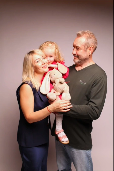 Ирина Усольцева с мужем и дочерью Ирина Усольцева с мужем и дочерью