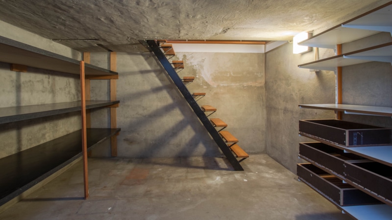 Погреб без сырости: осушение дымовой жаровней Погреб без сырости: осушение дымовой жаровней