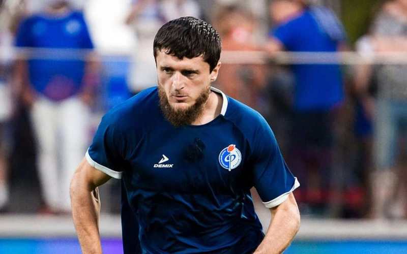 Хызыр Аппаев в клубе «Фaкел» Хызыр Аппаев в клубе «Фaкел»