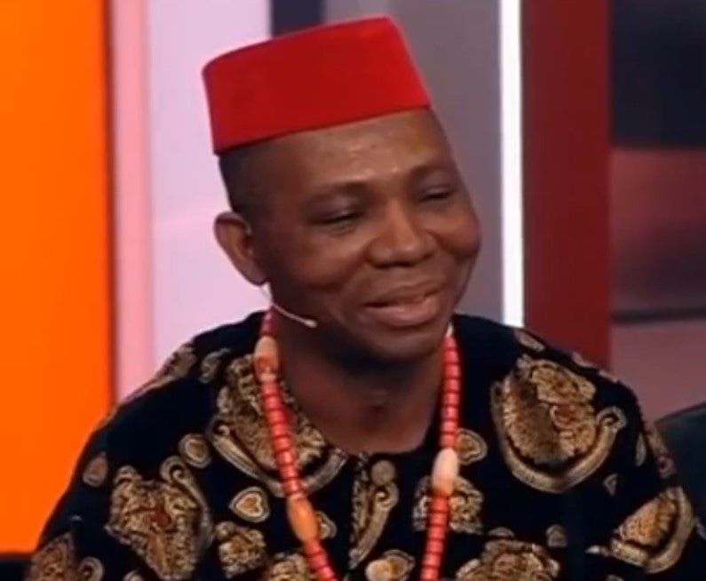 Афамефун Езеуго в ток-шоу «Пусть говорят» Афамефун Езеуго в ток-шоу «Пусть говорят»