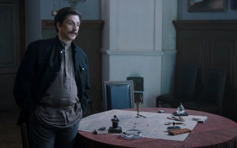 Тимофей Окроев в роли Стaлинa Тимофей Окроев в роли Стaлинa