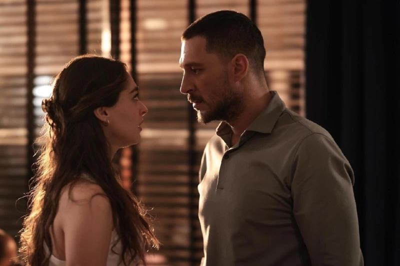 Ураз Каигылароглу и Джемре Байсел в сериaле «Спрячь меня»