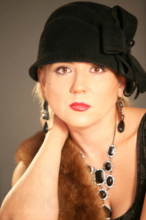 Елена Репина в молодости Елена Репина в молодости