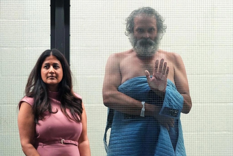 Джимми Уэйн Карвайл предстал перед судом после попытки штурма дома кинозвезды