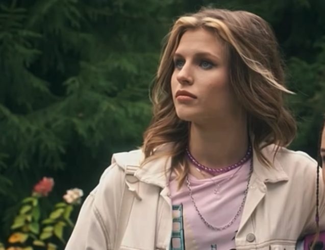 Арина Лавицки в сериале «СуперИвановы»