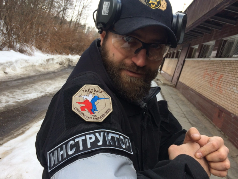Инструктор IPSC (Международной конфедерации практической стрельбы) Марат Сутаев Инструктор IPSC (Международной конфедерации практической стрельбы) Марат Сутаев