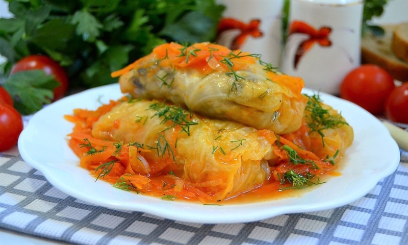 Постные голубцы: рис и фасоль в капусте