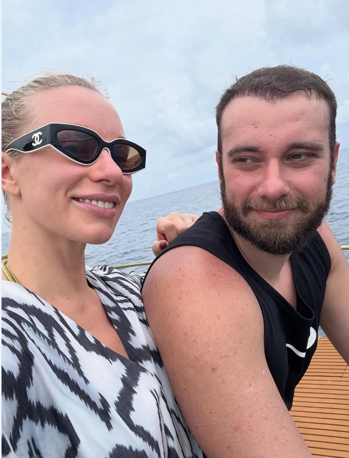 Женя Исканадарова и ее парень