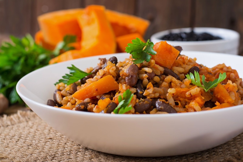 Плов с тыквой и фасолью: осенний аромат