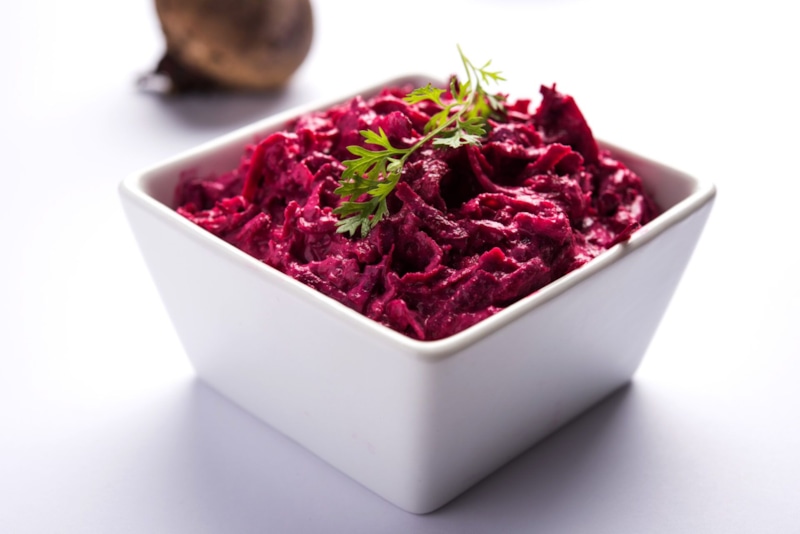 Салат из свеклы с брусникой: витаминная бомба