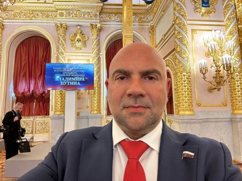 Депутат Тимофей Баженов 