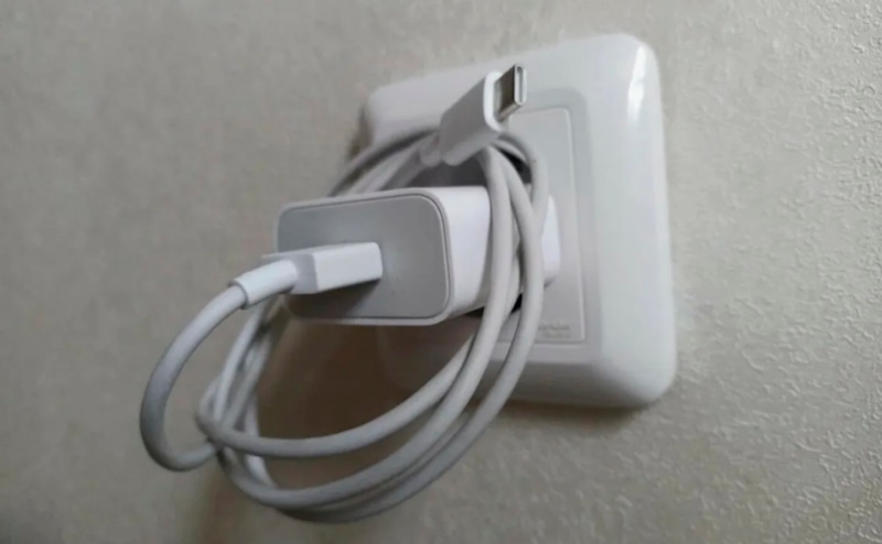 Зарядка в розетке: скрытая опасность