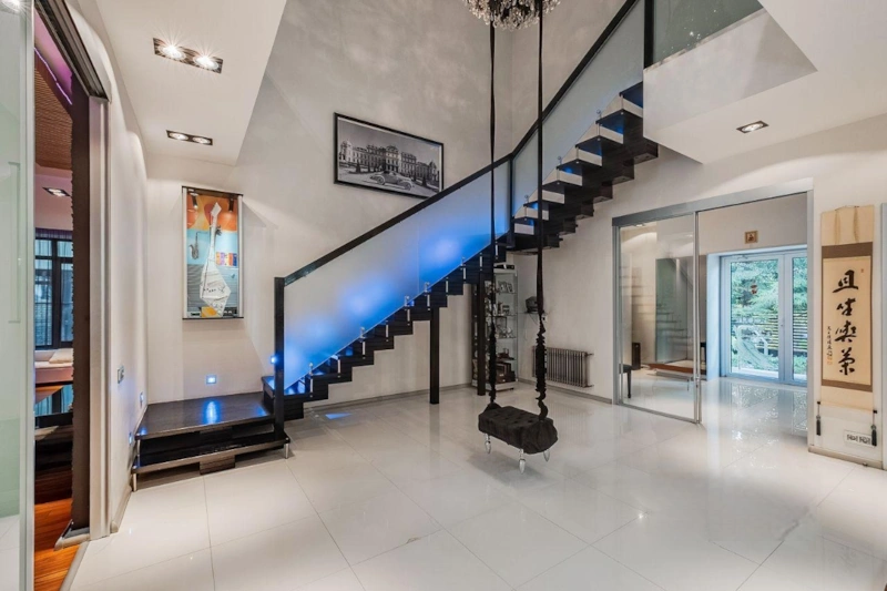 Дибров продает родовое гнездо