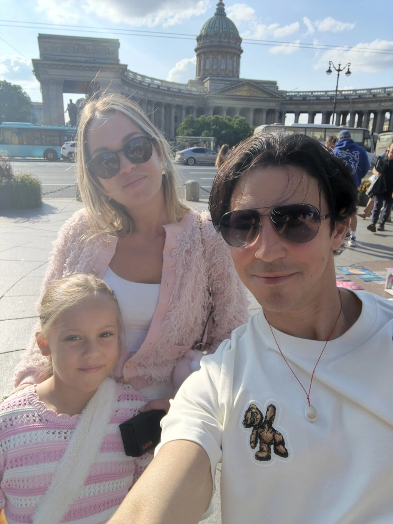 Иван Федорук с женой и дочерью