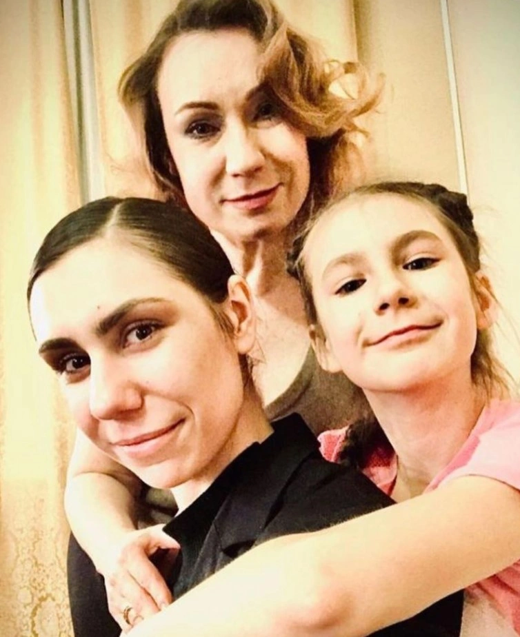 Ольга Тумайкина и дочери
