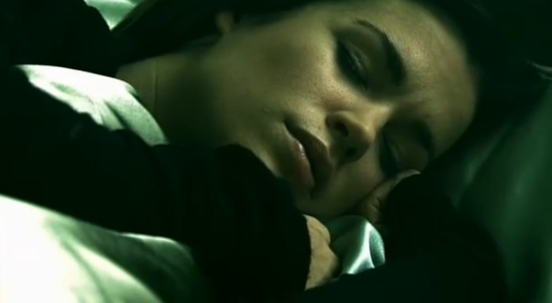 Танит Феникс в сериале «Чарли Джейд»