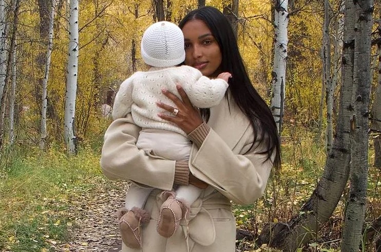 Жасмин Тукс и дочь Мия