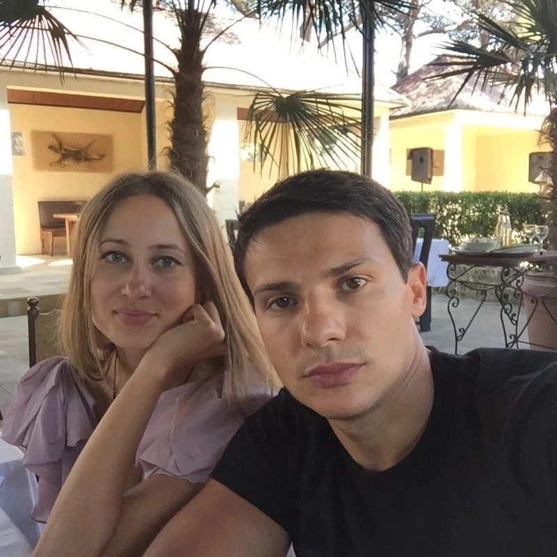 Александр Новин с женой