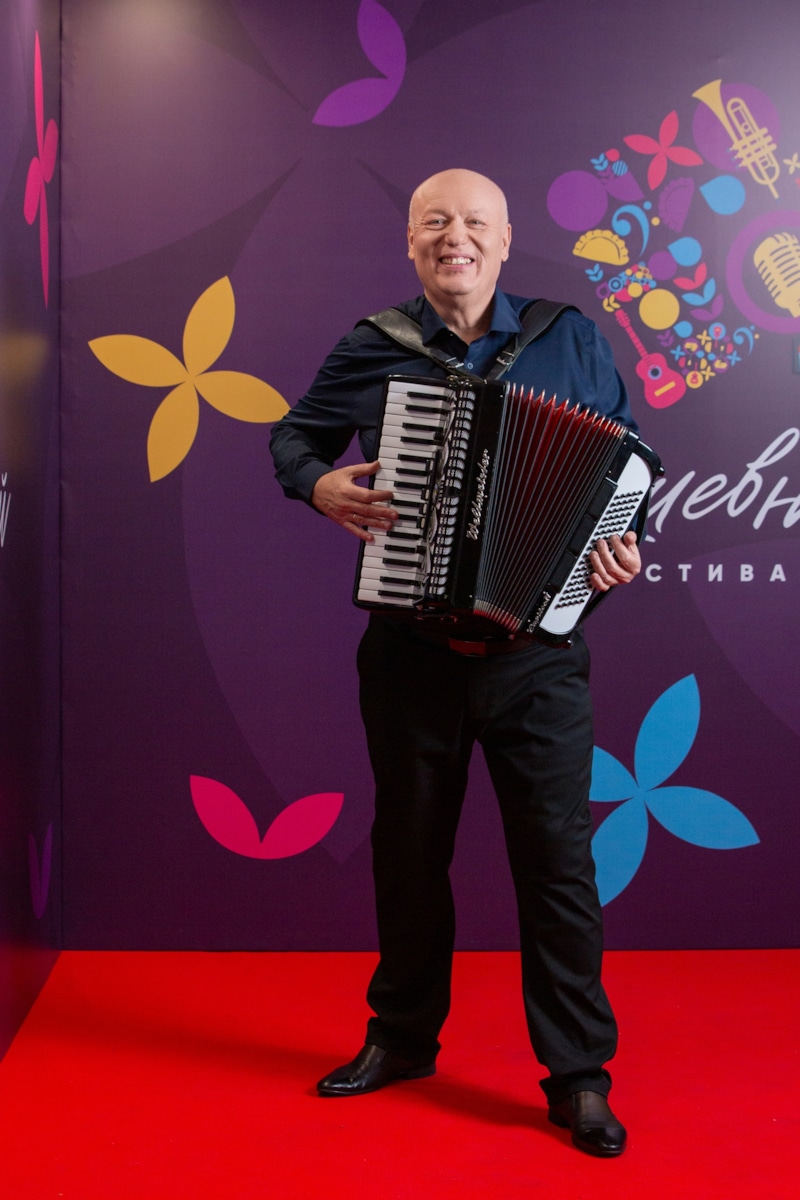 Николай Засидкевич с аккордеоном