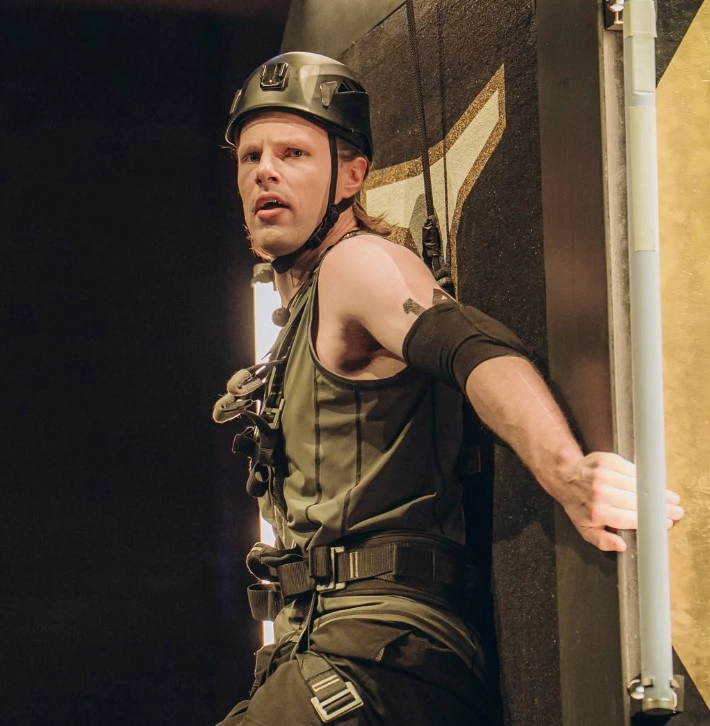 Никита Ушнев в шоу «Титаны»