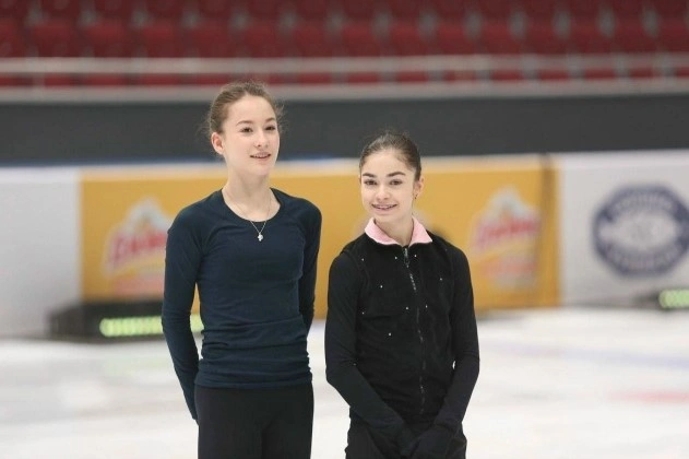 Софья Акатьева и Аделия Петросян