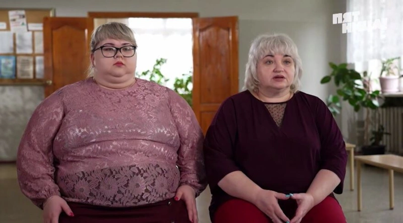 Олеся Тимохина с матерью Светланой в шоу «Большие девочки»