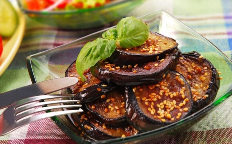 Хрустящие баклажаны: карамельный акцент